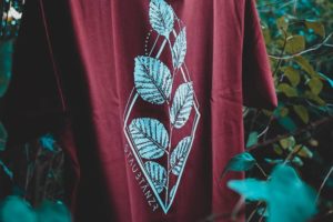 Shirt LEAF No. 2 in burgundy Detail