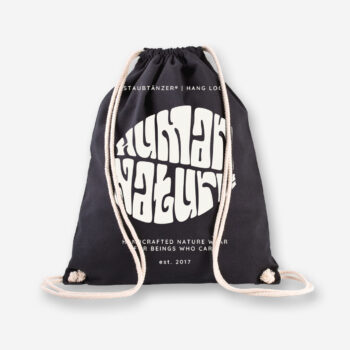 Schwarzer Turnbeutel mit weißem Aufdruck