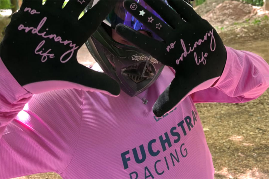 Sophie Arndt im neuen DHARCO Jersey