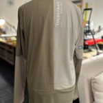 Ein Mountainbike Longsleeve in der Farbe dark linen von hinten