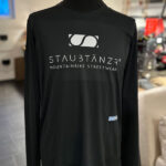 Ein Mountainbike Longsleeve in der Farbe raven black von vorne