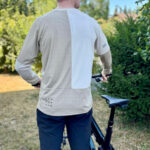 Ein bedrucktes ORTOVOX® Longsleeve von hinten